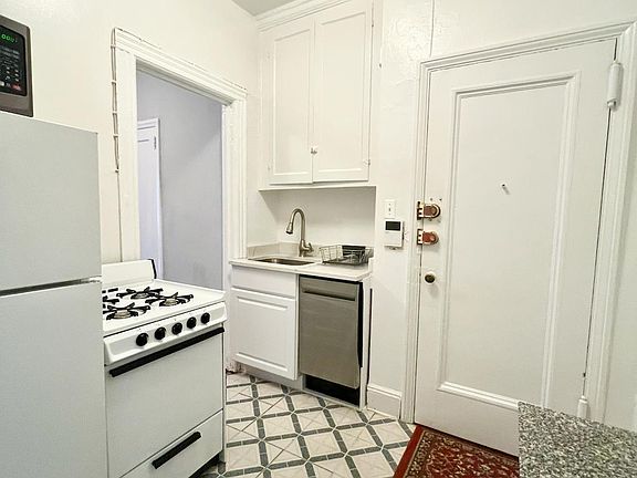 5th image of 328 E 73rd St APT 4C