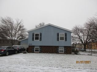 2418 Anchor Dr, Bloomington, IL