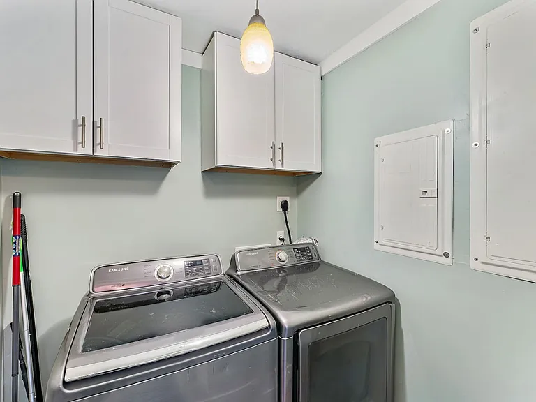 968 Laurel Rd — Photo 24