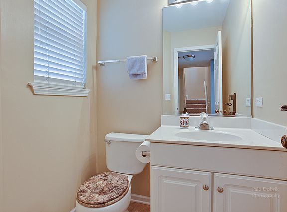 3rd image of 1400 Derby Ln