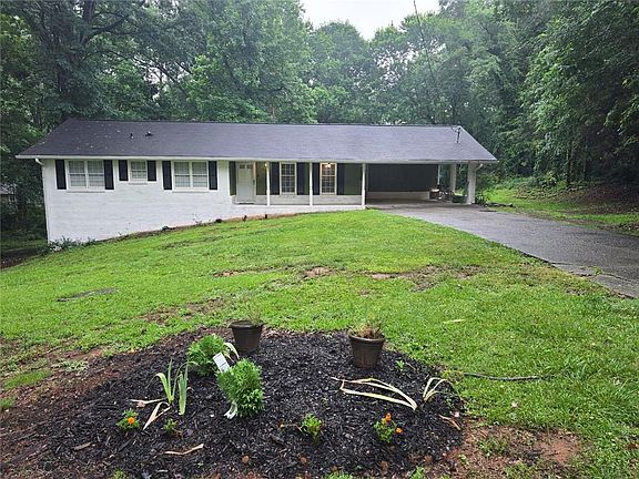 2nd image of 2826 Manor Ct