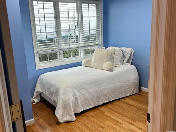 266 Hudson Avenue, Freeport, NY 11520