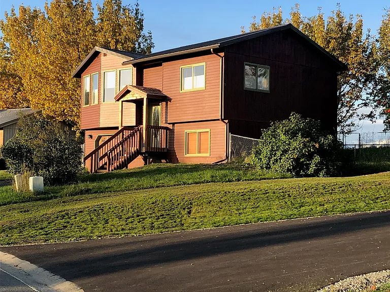 753 N Gulkana Ct — Photo 2