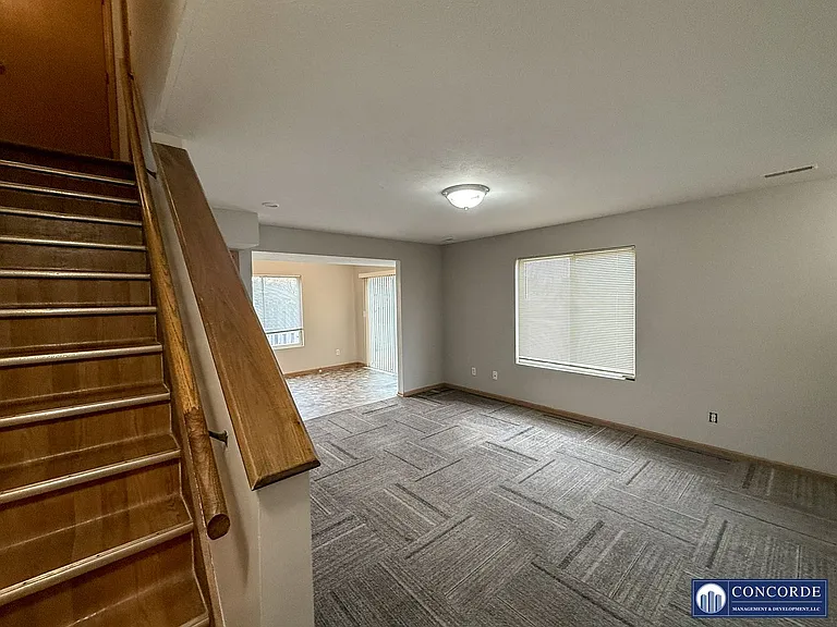 1911 W Lake St — Photo 4