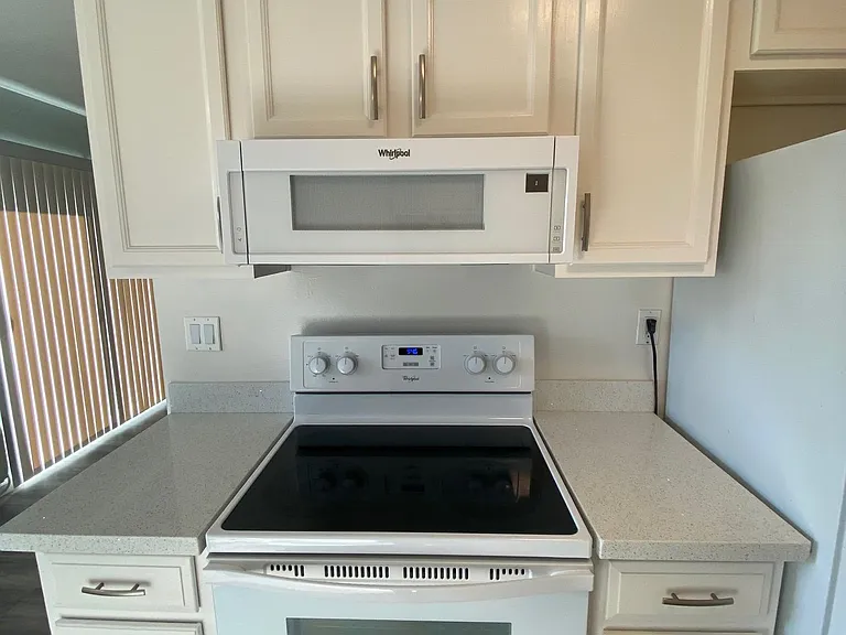 Union Manor — Photo 16