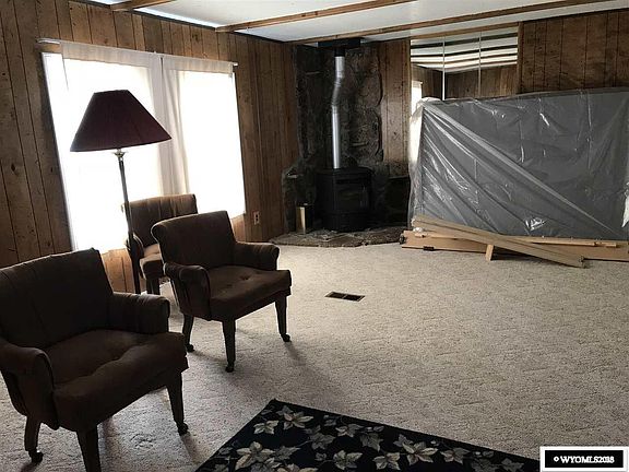 5th image of 122 E Warren St