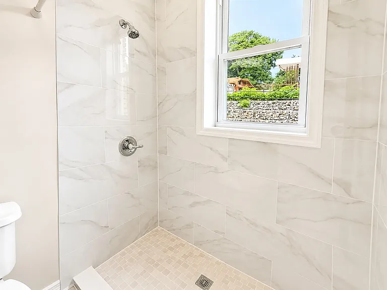 137 Hammond Ave #4 — Photo 43