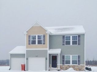 8340 Pebble Dr NE, Rockford, MI 49341