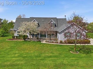 9514 Aspen View Dr, Grand Blanc, MI 48439