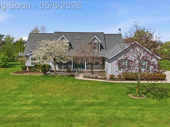 9514 Aspen View Dr, Grand Blanc, MI 48439
