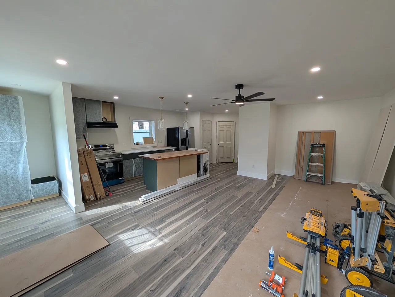 1 bed, 875 sqft, $3,000 — Photo 3