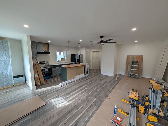 3rd image of 51 Saint Peter St