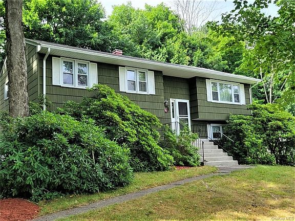 3rd image of 123 Linden Ln