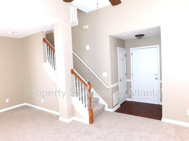 311 Windcroft Cir NW — Photo 3
