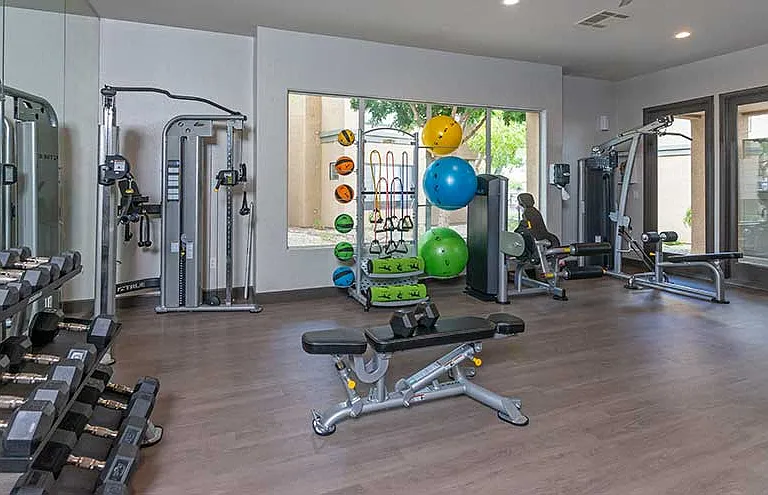 Bella Vista Apartment Homes — Photo 18
