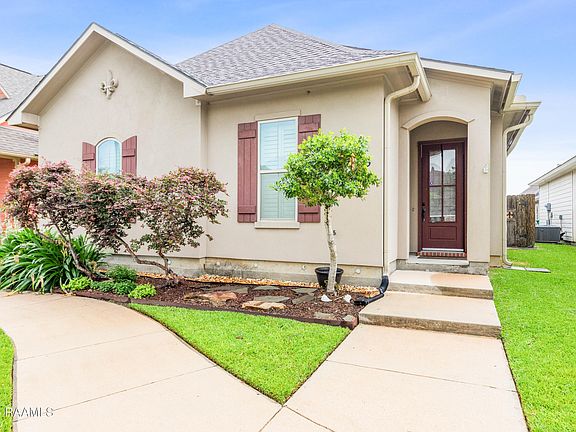 3rd image of 113 Laurel Grove Blvd