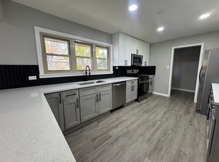 (Undisclosed Address), Oak Lawn, IL 60453