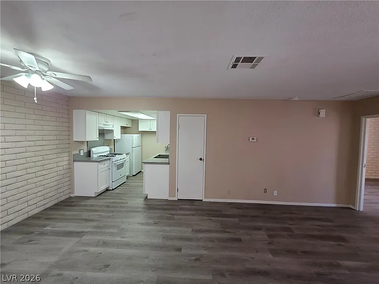 3009 Saint George St #F — Photo 35