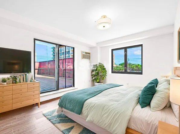 2570 East 17th Street image 9 of 25