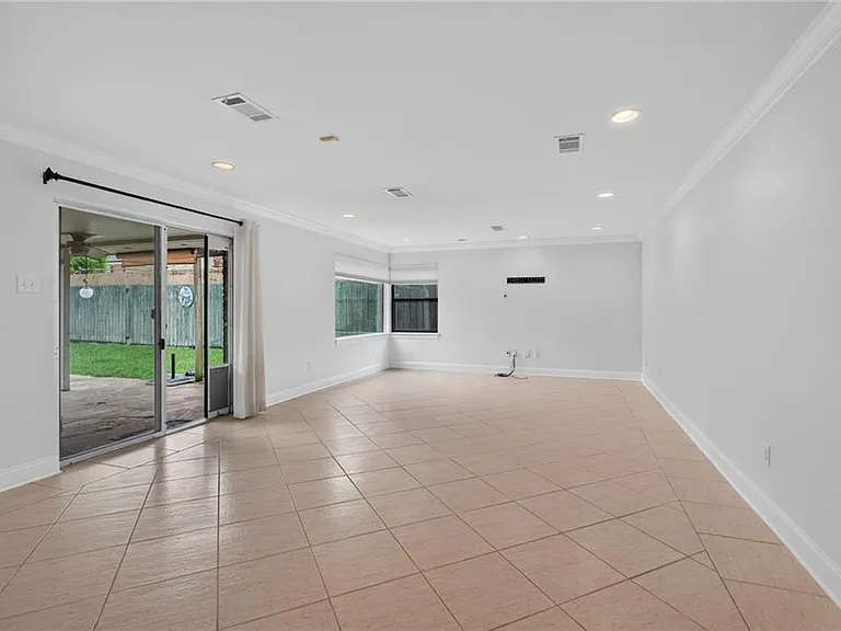 5566 Jacquelyn Ct — Photo 10