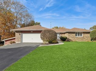 970 Tara Dr, Woodstock, IL 60098