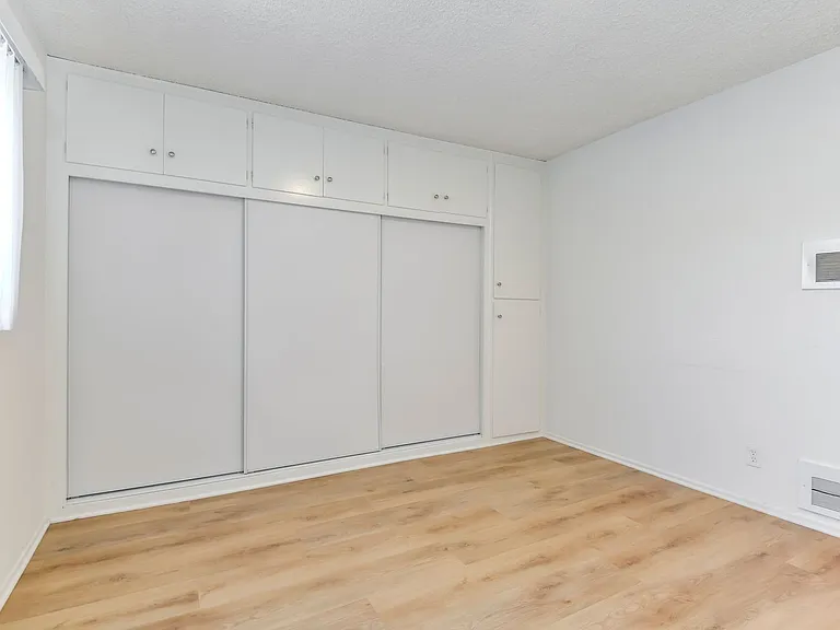 657 Milford St — Photo 14