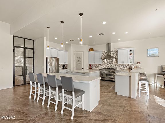 3rd image of 3610 E Andrada Rd