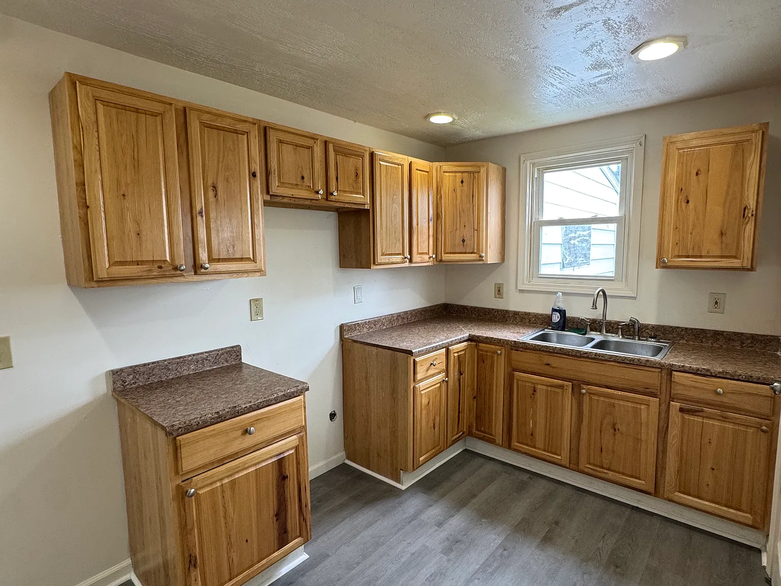2 bed, 1270 sqft, $1,000 — Photo 4