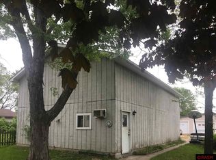 2005 7th Ave, Mankato, MN 56001