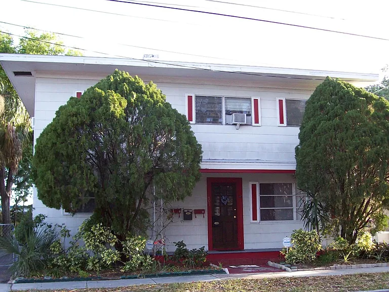 407 Engman St #B — Photo 4
