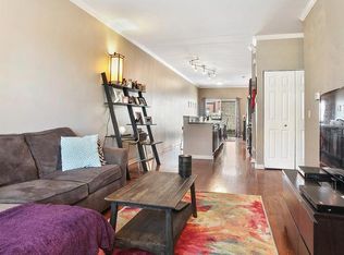 1328 W Grenshaw St #A, Chicago, IL 60607