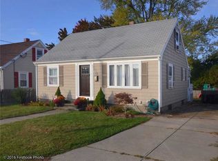 35 Dewey Ave, Pawtucket, RI 02861
