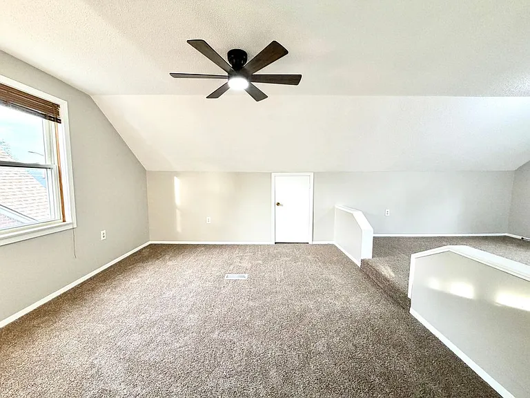 18235 Tracey St — Photo 35