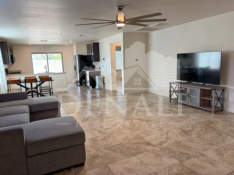 4101 E Braddock Dr — Photo 6