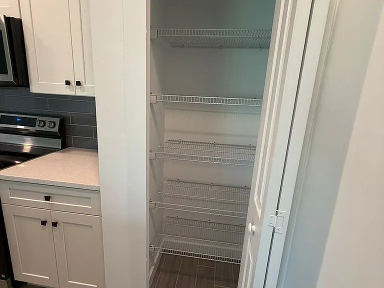 1504 Gary Ln — Photo 11