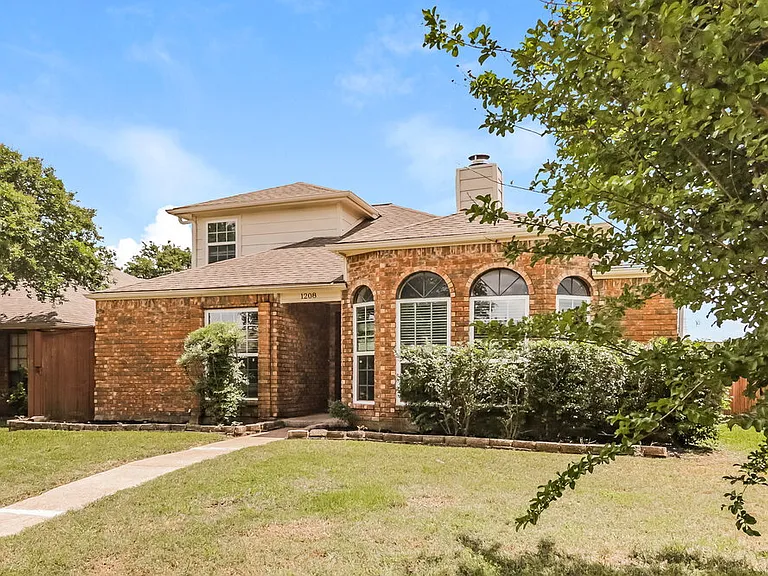 1208 Paintbrush St — Photo 4