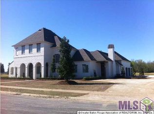 14322 Memorial Tower Dr, Baton Rouge, LA 70810