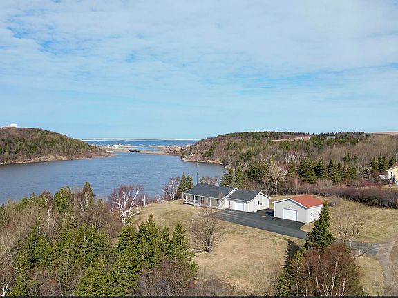 3rd image of 1279 Macgarry Rd