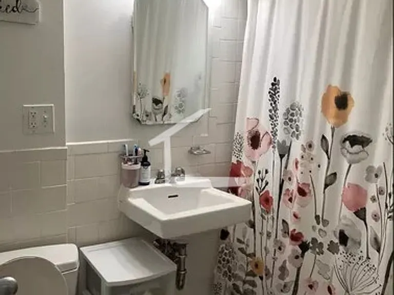 1942 Beacon St #8 — Photo 7