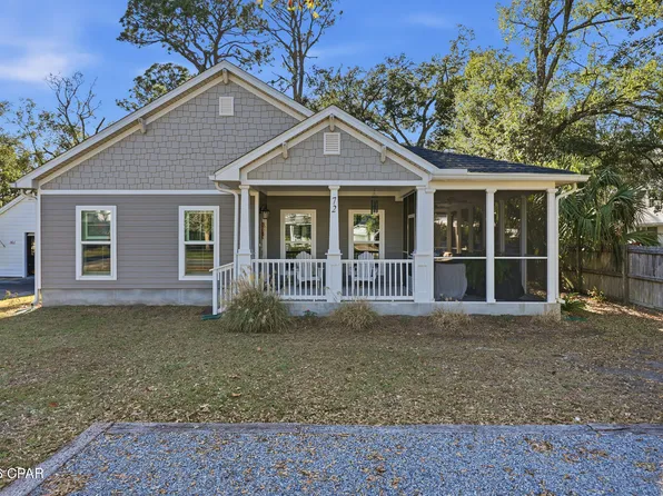 72 13th St, Apalachicola, FL 32320