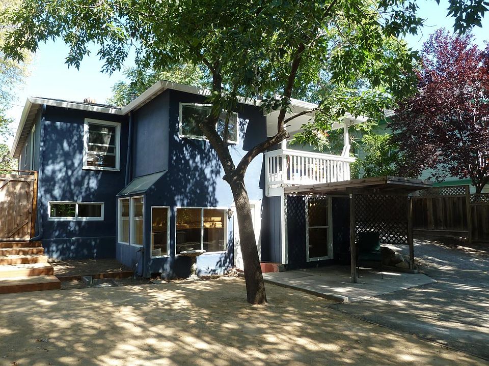 Private Rear unit just steps from Old Town