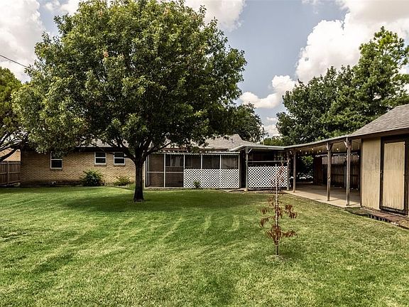 3rd image of 4904 Cummings Dr E