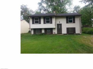 1700 Falkirk Rd, Madison, OH 44057