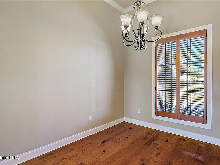 987 N Azalea Dr — Photo 15