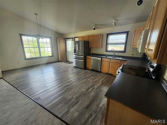 5th image of 1204 Riverview Dr