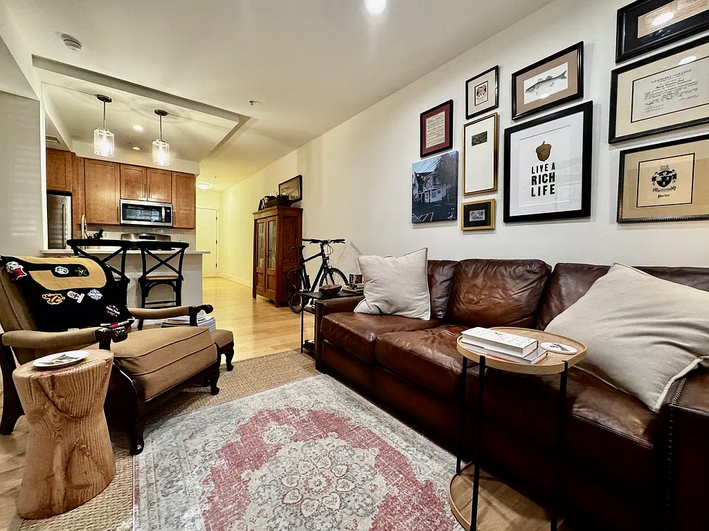 1 bed, 728 sqft, $2,800 — Photo 1