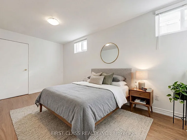 214 Linden Ave #BASEMENT — Photo 11
