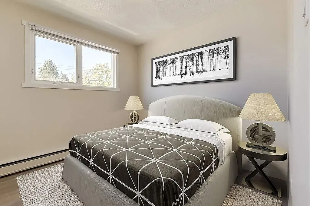 Mirror Lake Apartments — Photo 3