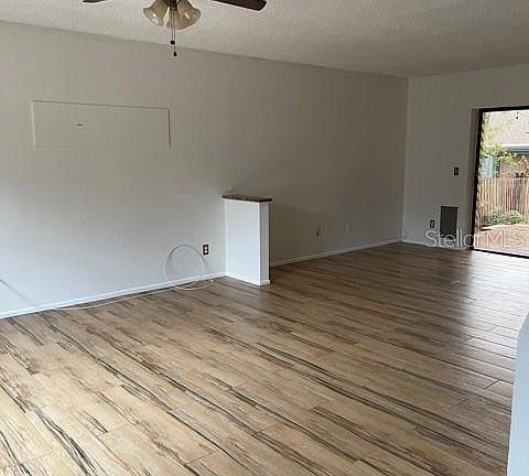 2nd image of 3322 Briarwood Ln