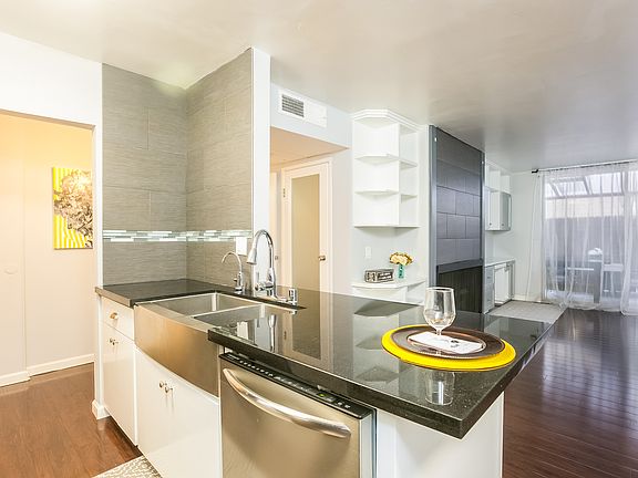 5th image of 421 S La Fayette Park Pl APT 225